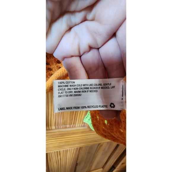 Knit crop sweater size large - Picture 9 of 10